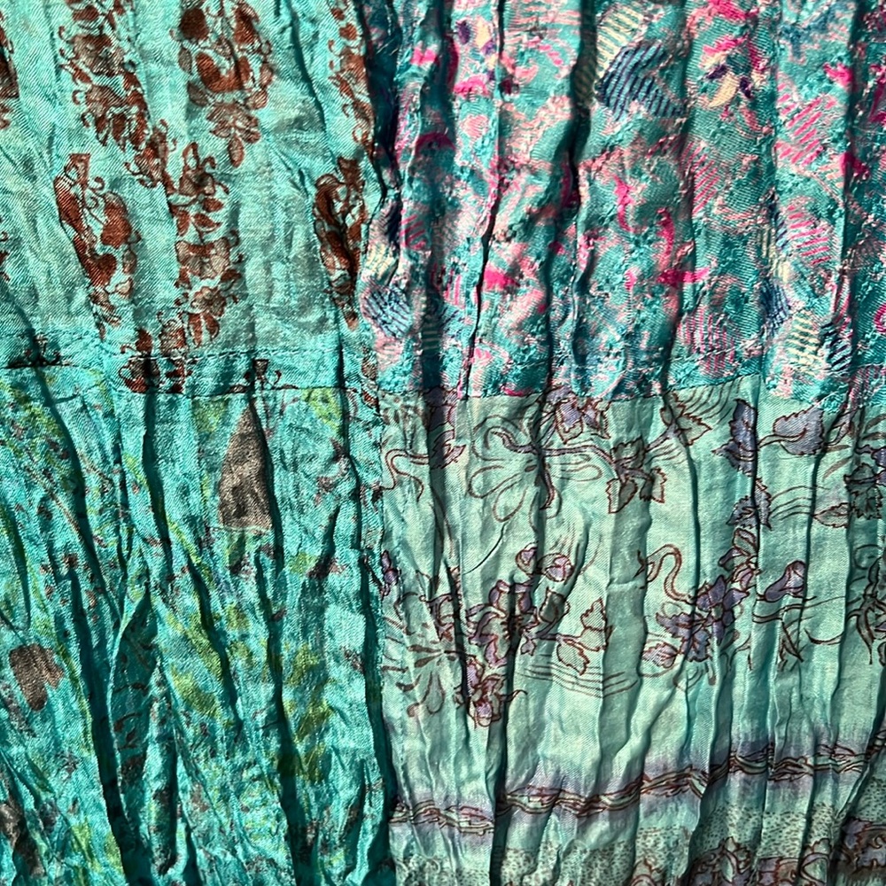 Green Sewn kimono, blue/pink/black beautiful crepe size “2” 75% recyc… - Picture 6 of 6